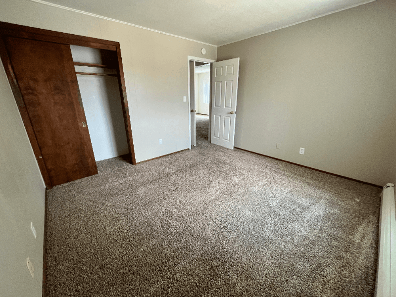 GRAND FORKS Apartment: 1206 14th Ave S