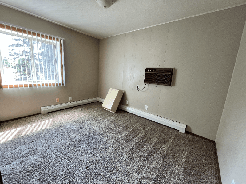 GRAND FORKS Apartment: 1206 14th Ave S