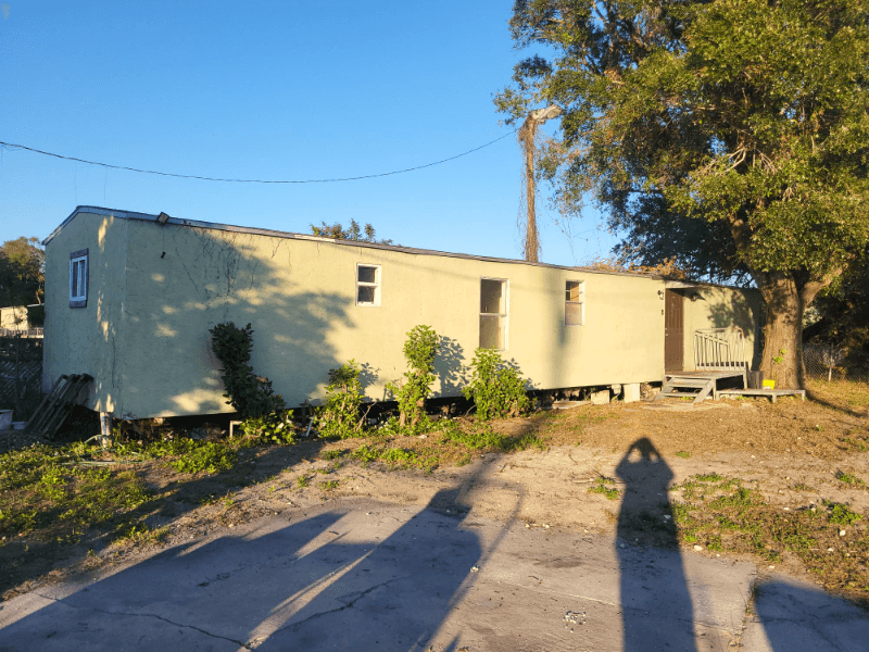 Tampa House: 8010 E Broadway Ave