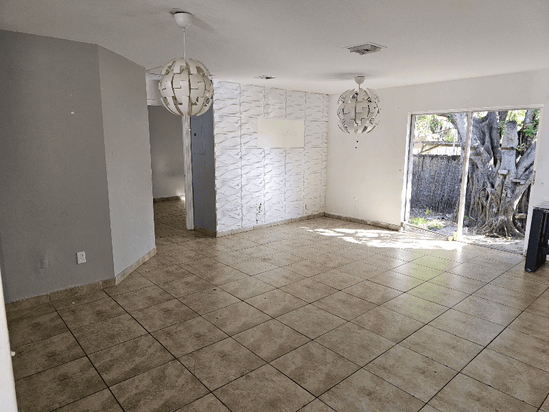 Hollywood House: 2746 johnson st