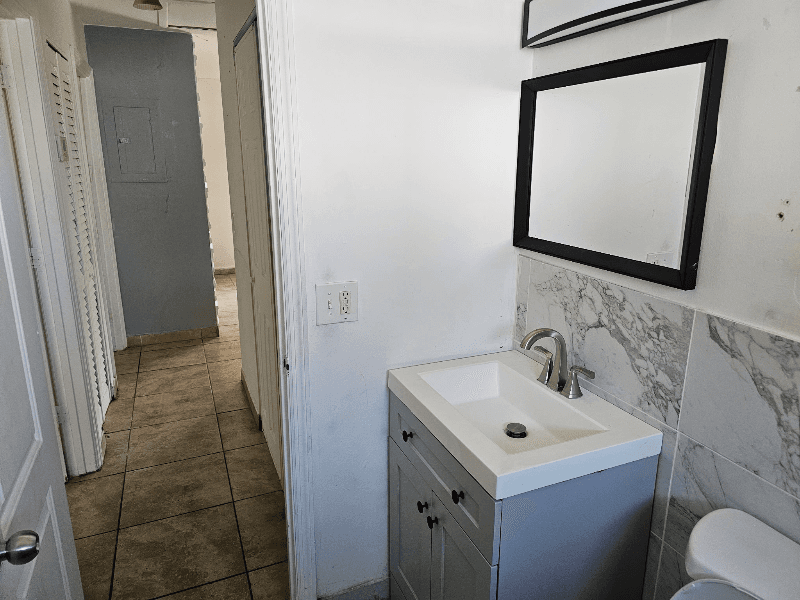 Hollywood House: 2746 johnson st
