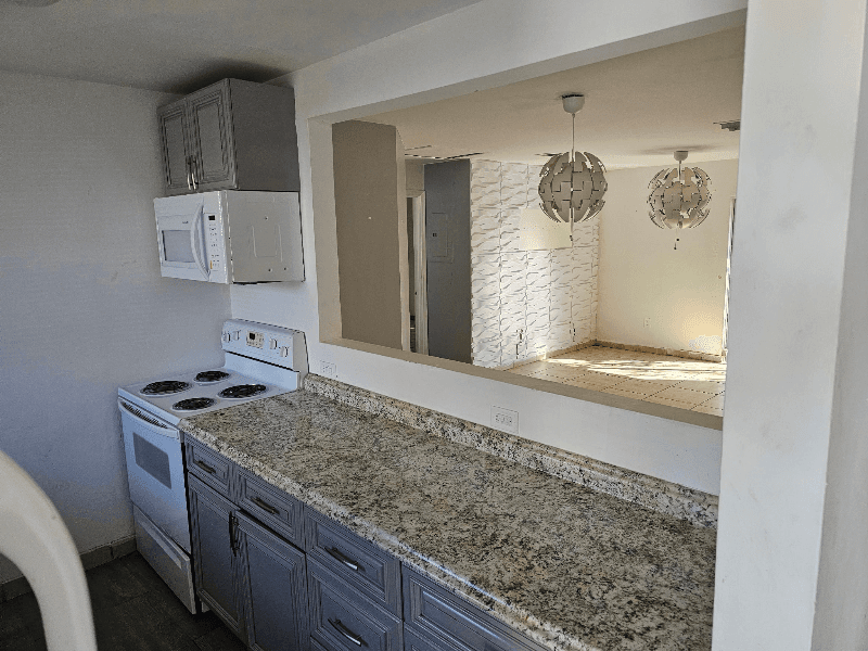 Hollywood House: 2746 johnson st