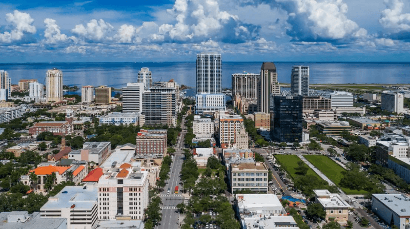 Saint Petersburg House: 1821 30th Ave N