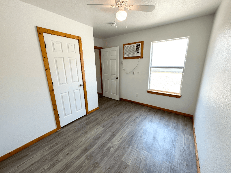 Stockdale Apartment: 403 Free Timber Lane