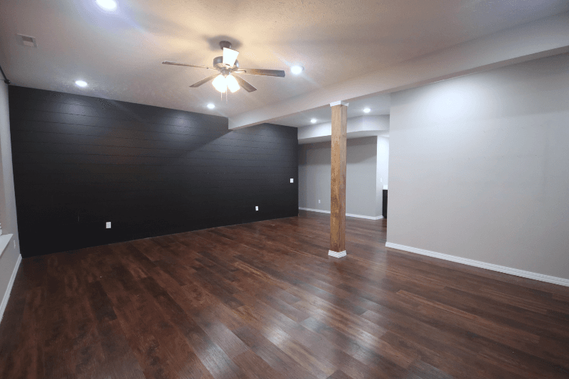 willard House: 675 East Simpson St
