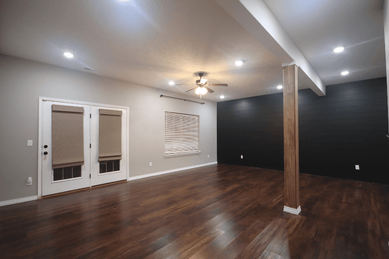 willard House: 675 East Simpson St