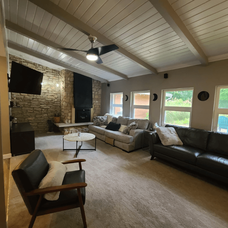 Centerville House: 1962 W Alex Bell Rd.
