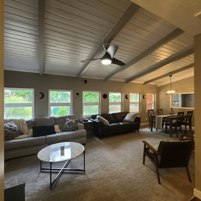 Centerville House: 1962 W Alex Bell Rd.