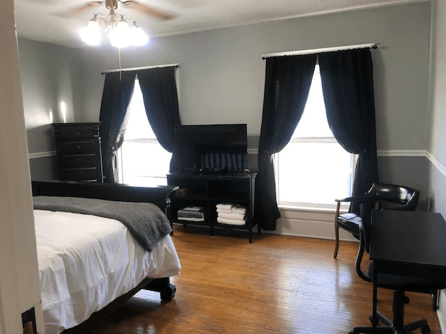 Danville Single Room: 419 N Gilbert St.