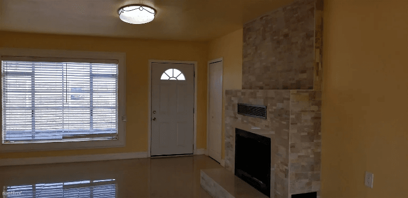Palmdale House: 22317 East Avenue O