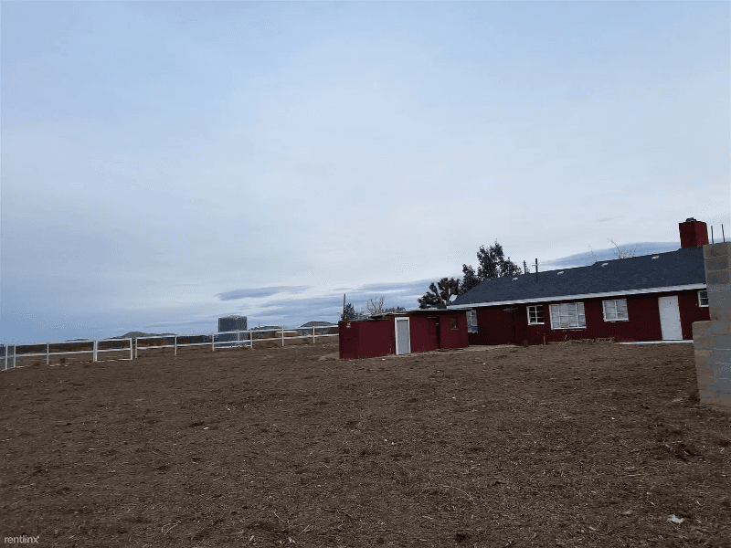 Palmdale House: 22317 East Avenue O