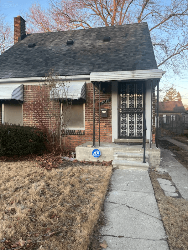 Detroit House: 19313 Winthrop St