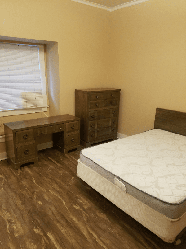 Los Angeles House: 1340 West