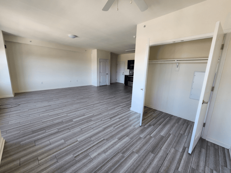 Somerset Apartment: 510 Hamilton St