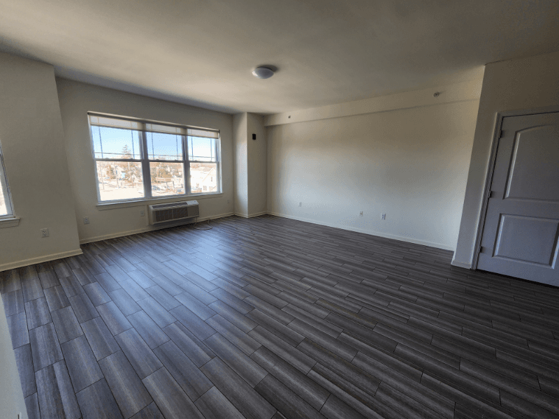 Somerset Apartment: 510 Hamilton St
