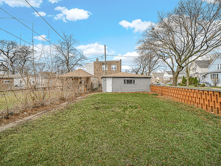 Chicago House: 8900 S Dauphin Ave