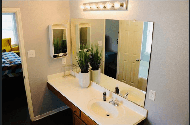 Katy House: 20706 Settlers Lake Cir N