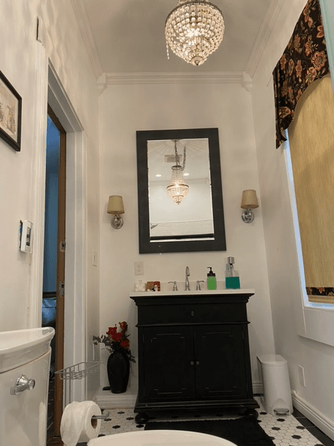 Bay City Apartment: 701 N Lincoln