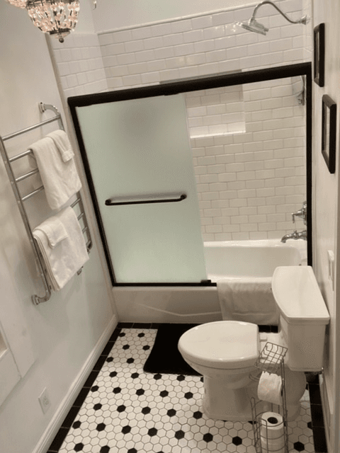 Bay City Apartment: 701 N Lincoln