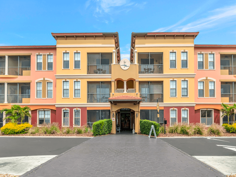 Tampa Condo: 13941 Clubhouse Dr