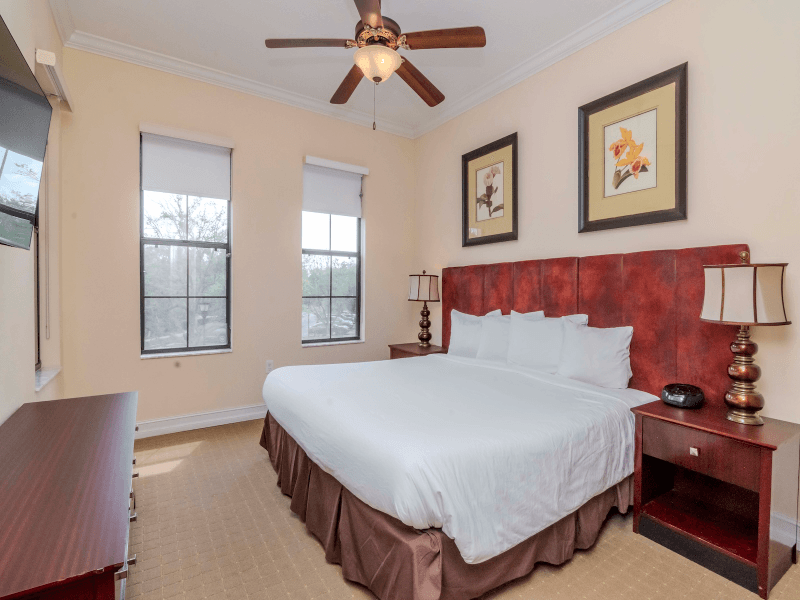 Tampa Condo: 13941 Clubhouse Dr