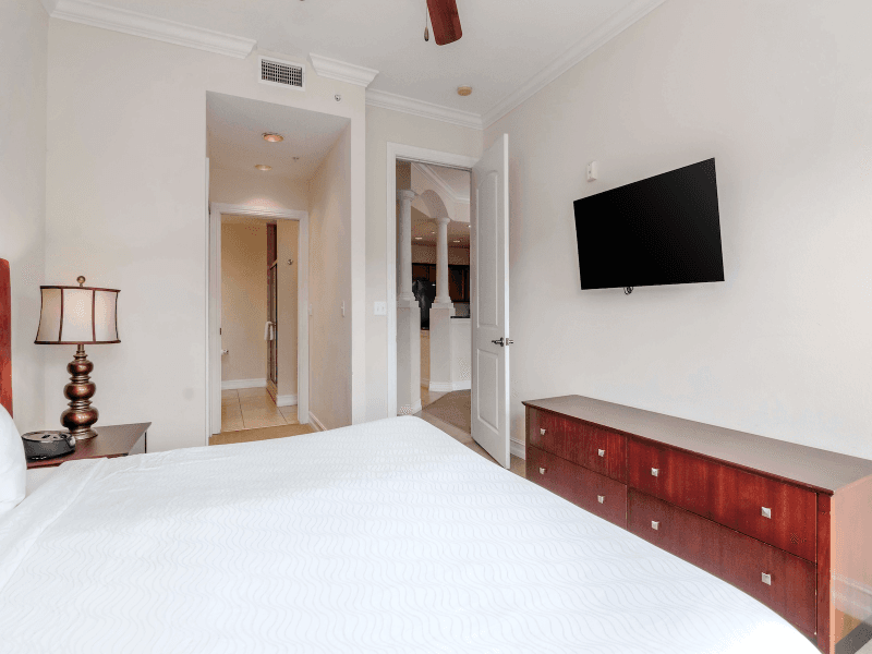 Tampa Condo: 13941 Clubhouse Dr
