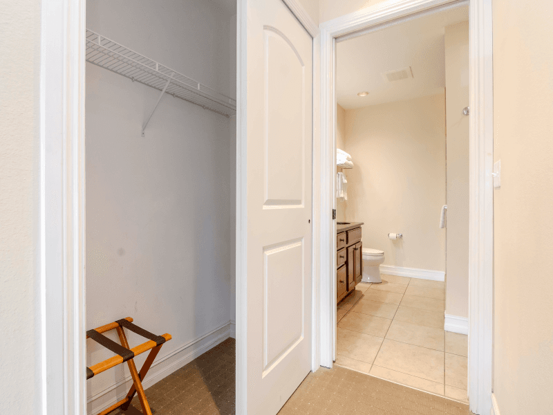 Tampa Condo: 13941 Clubhouse Dr