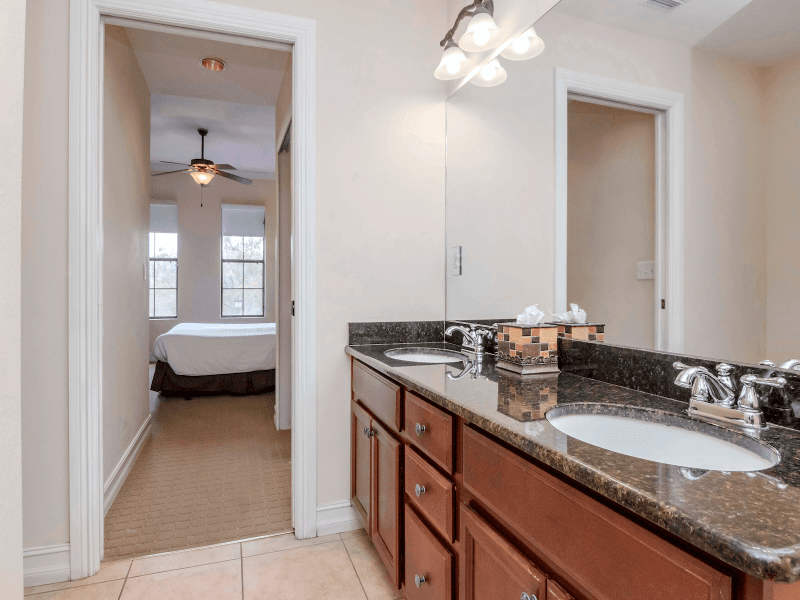 Tampa Condo: 13941 Clubhouse Dr
