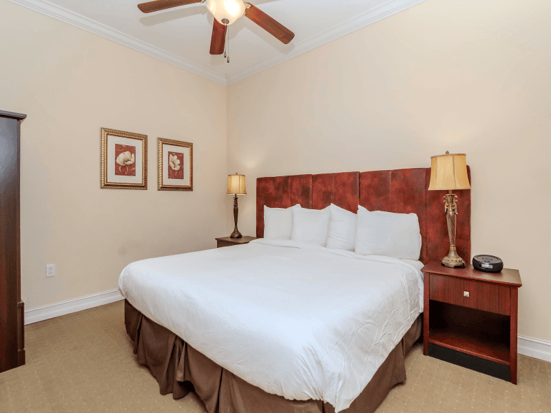 Tampa Condo: 13941 Clubhouse Dr