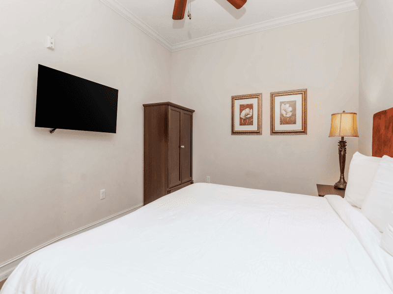 Tampa Condo: 13941 Clubhouse Dr