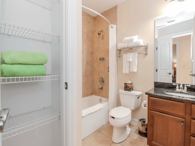 Tampa Condo: 13941 Clubhouse Dr