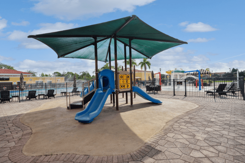 Tampa Condo: 13941 Clubhouse Dr