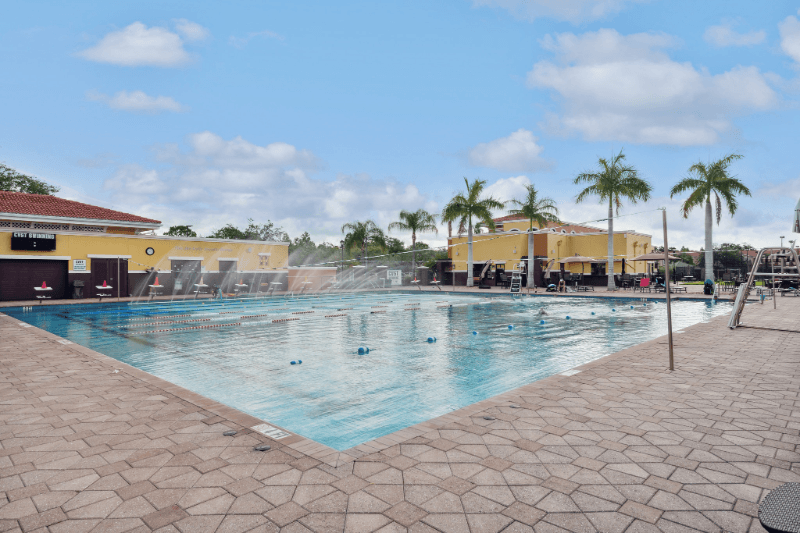 Tampa Condo: 13941 Clubhouse Dr