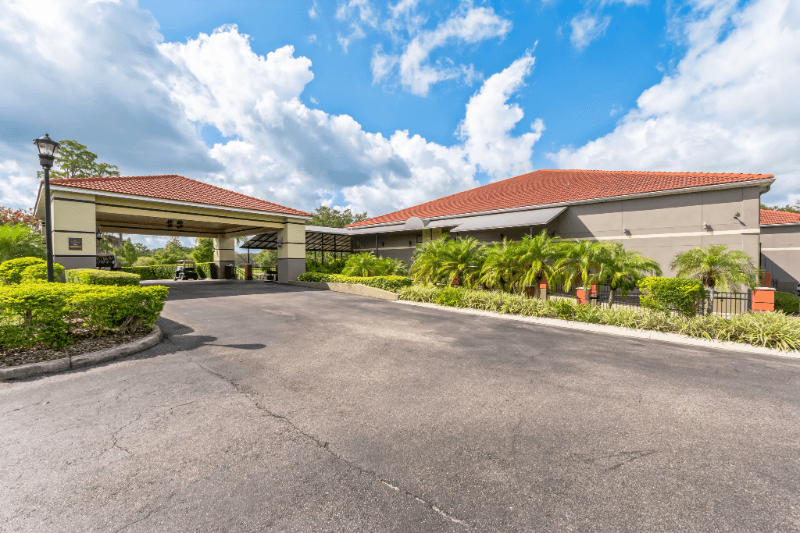 Tampa Condo: 13941 Clubhouse Dr