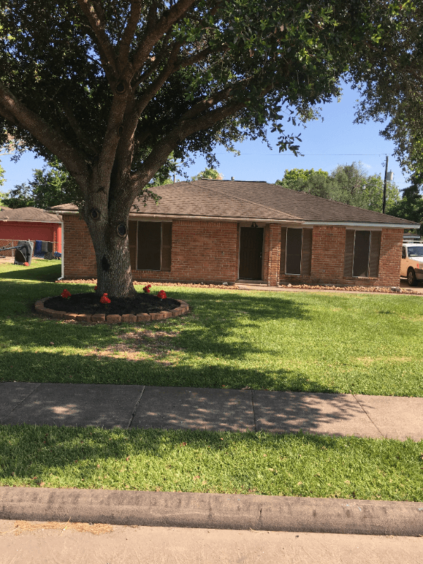 Angleton House: 1316 Hospital Dr