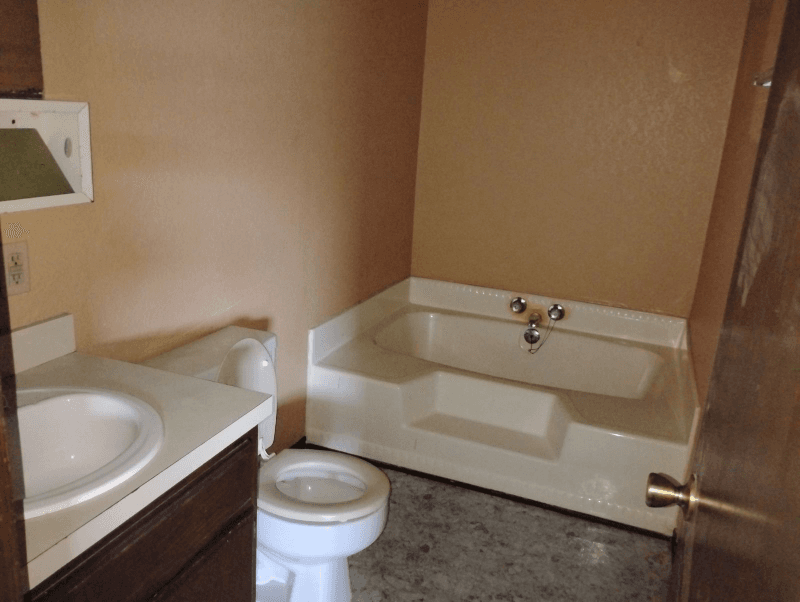 Wilburton Apartment: 902 Cynthia Street