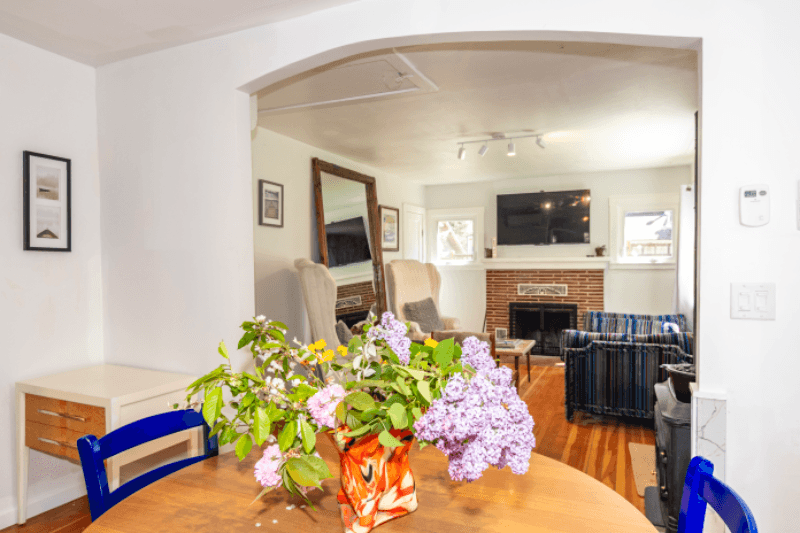 Ashland House: 671 Siskiyou Blvd