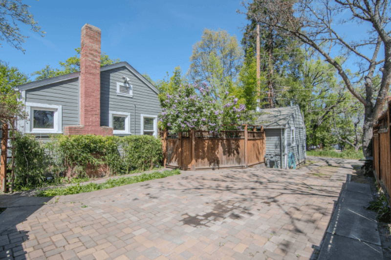 Ashland House: 671 Siskiyou Blvd