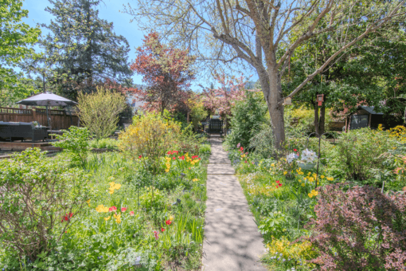 Ashland House: 671 Siskiyou Blvd