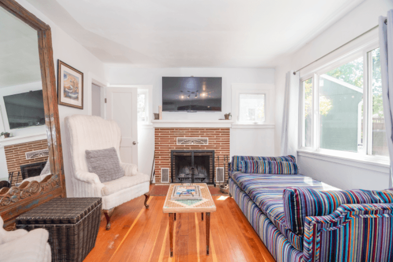 Ashland House: 671 Siskiyou Blvd