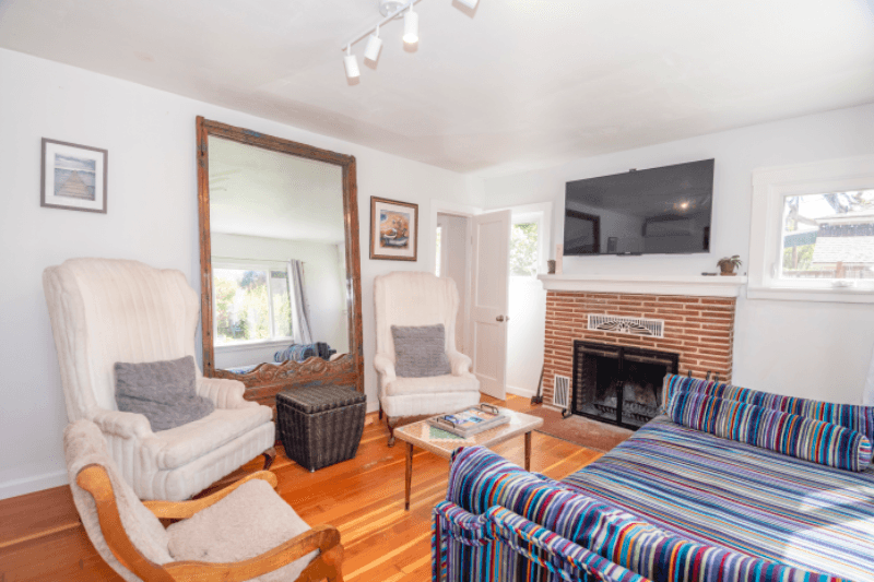 Ashland House: 671 Siskiyou Blvd