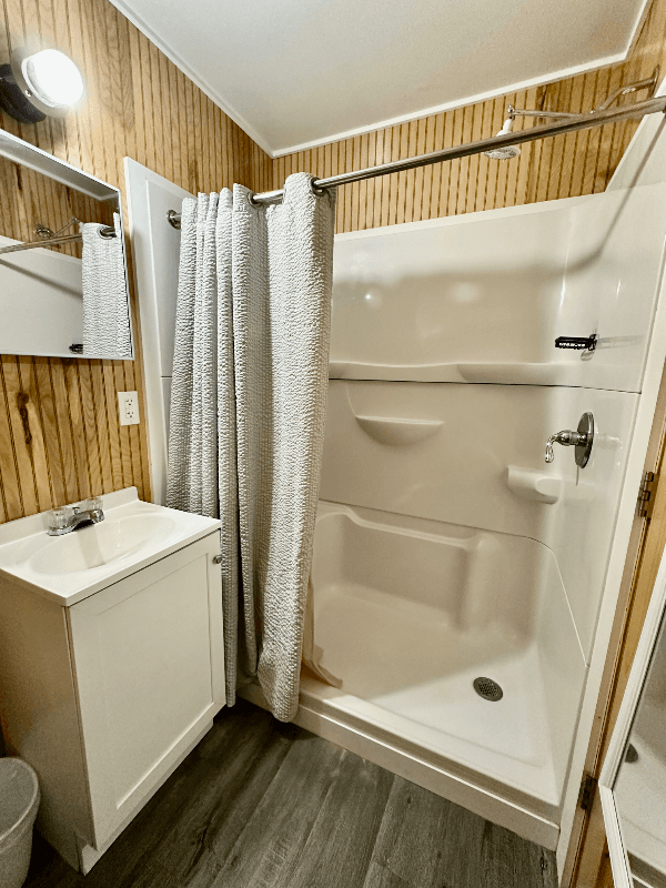 Rapid City Apartment: 210 E North St