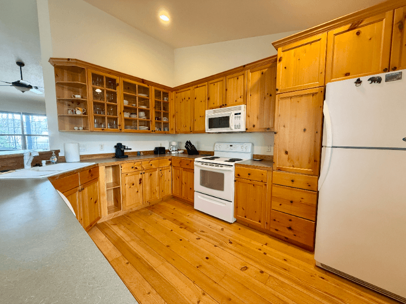 Whitefish House: 530 Glenwood Road