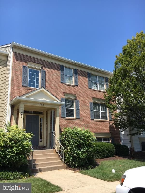 Leesburg Condo: 1002 Foxhunt Ter NE