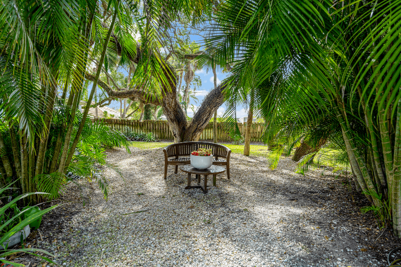Vero Beach Apartment: 720 Lantana Ln