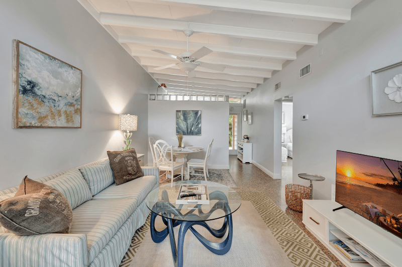 Vero Beach Apartment: 720 Lantana Ln