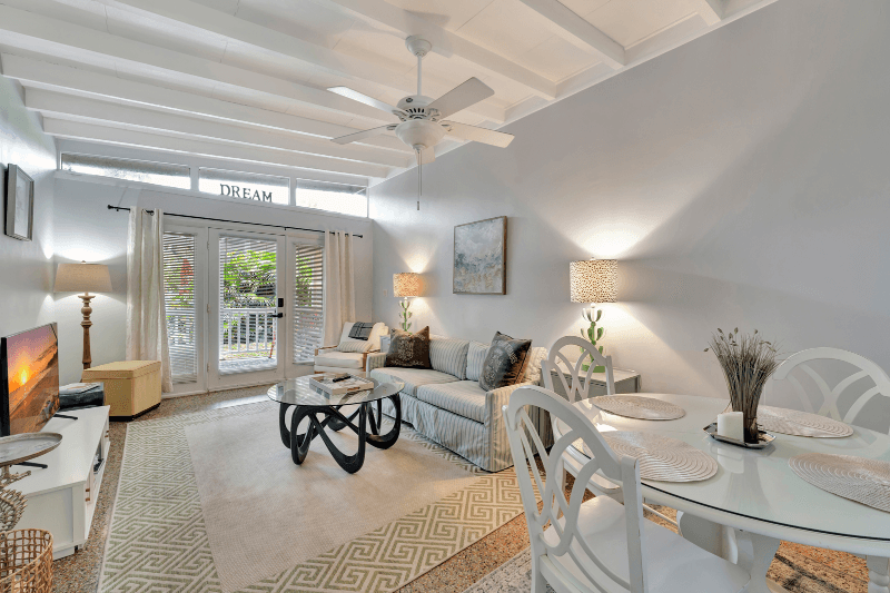 Vero Beach Apartment: 720 Lantana Ln