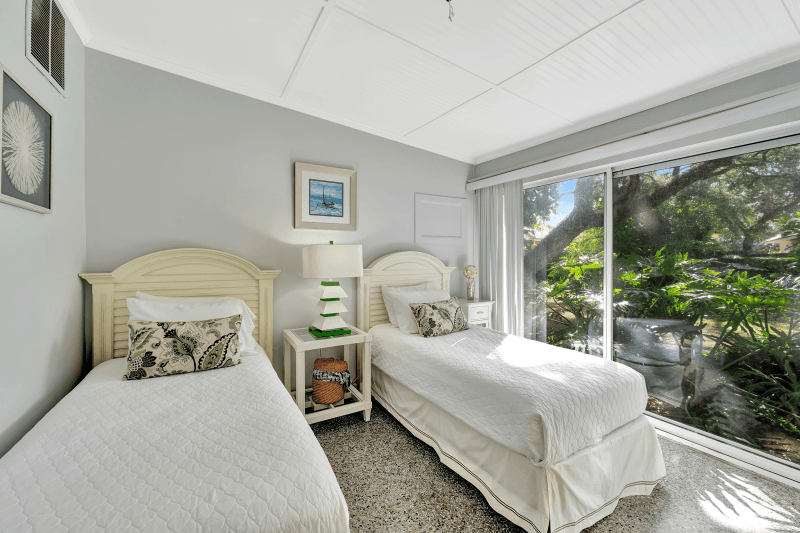 Vero Beach Apartment: 720 Lantana Ln