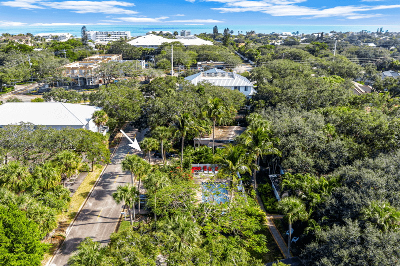 Vero Beach Apartment: 720 Lantana Ln