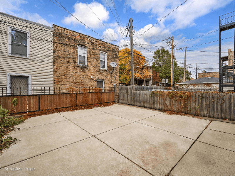 Chicago Other: 2248 W Taylor St, 1
